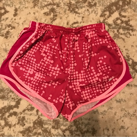 Nike shorts - Picture 1 of 3